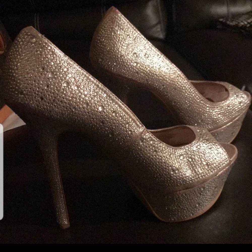 7.5 Heels - Picture 5 of 5